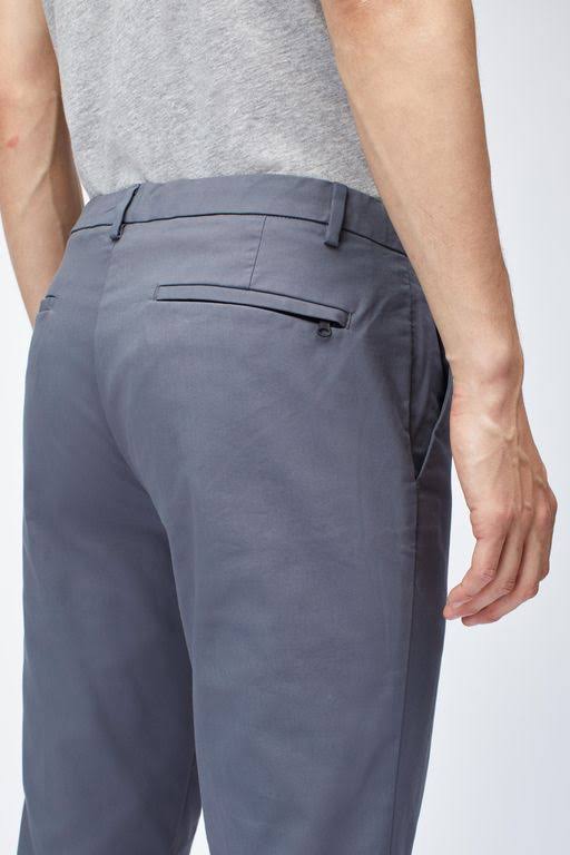 Slim Tech Chino I830