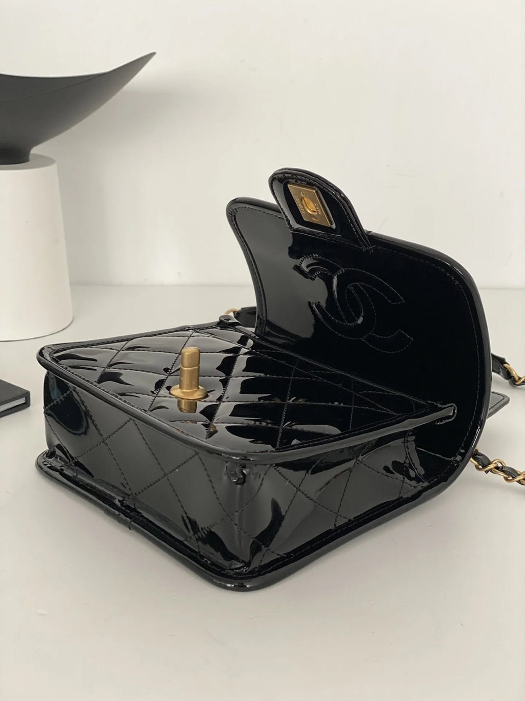 Small Flap Bag With Top Handle Black 8.1in/20.5cm X417655