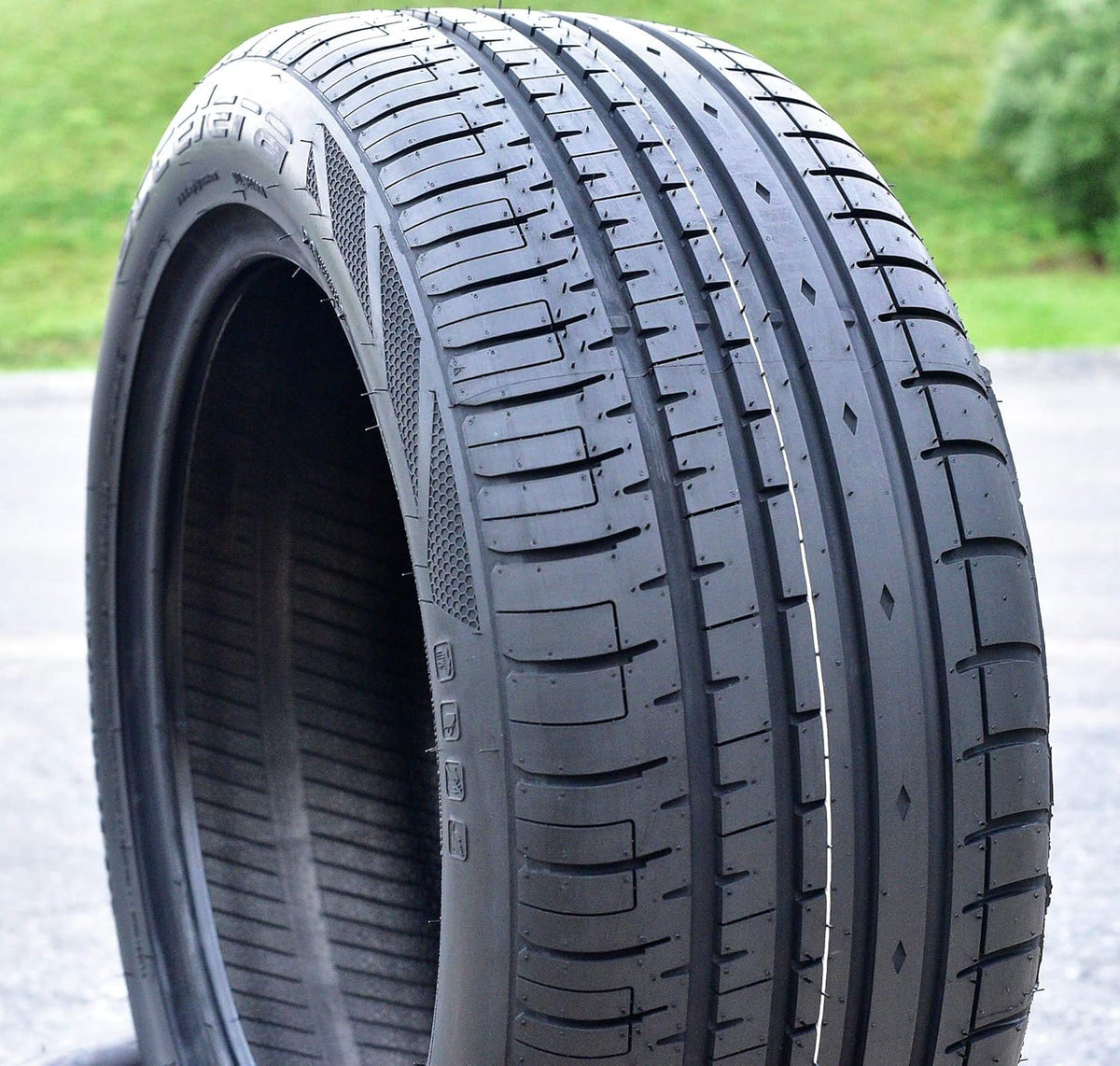 225/45R19 96W Tire X617