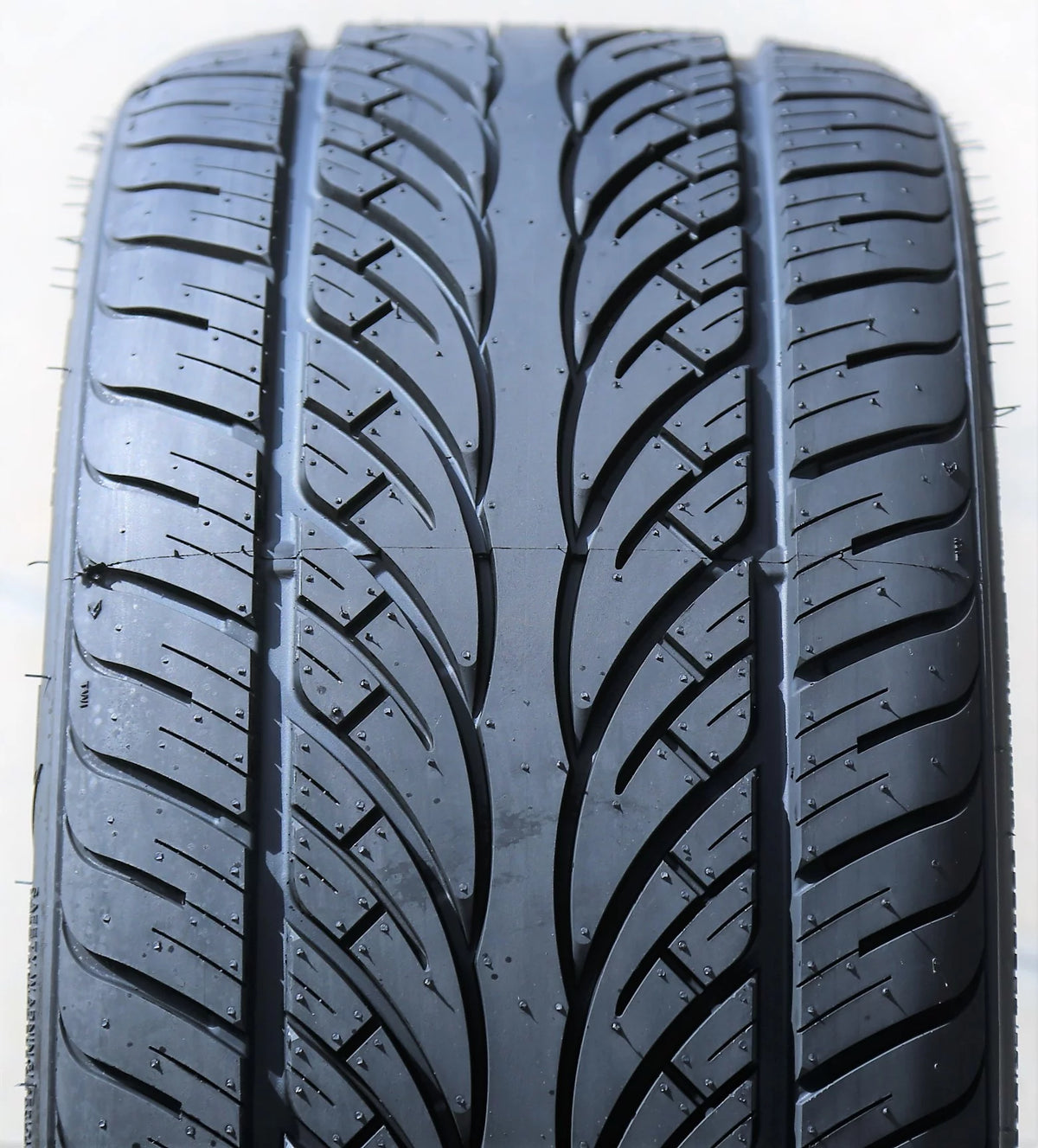 255/35ZR19 96W XL A/S Performance Tire M378