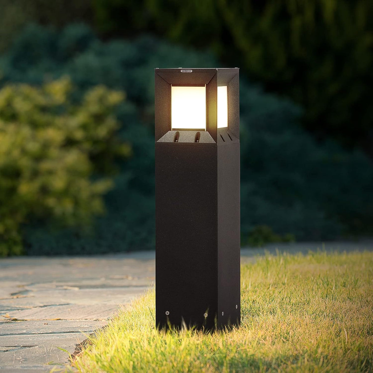 32 Inches Solar Landscape Path Light with IP54 Waterproof 3000K LED Outdoor Bollard Lighting O549773
