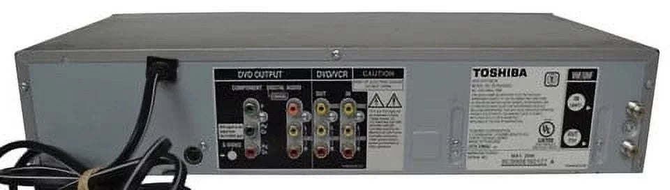 DVD/VCR Combo Player with Remote and Cables D4307