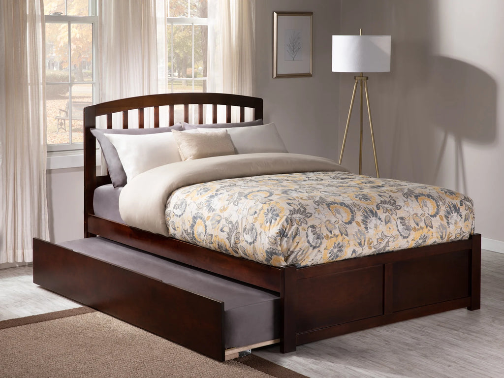 King Solid Wood Platform Bed with Footboard and Twin XL Trundle in Walnut T7510