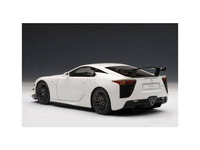 1:18 Pearl White Model E526